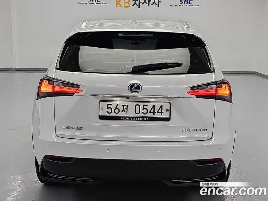 Lexus NX 2016 2.5 АКПП, фото 3