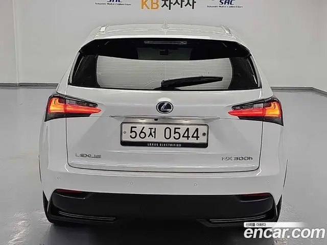 Lexus NX 2016 2.5 АКПП, миниатюра 3