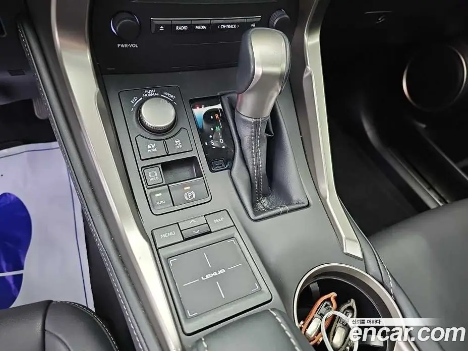Lexus NX 2016 2.5 АКПП, фото 8