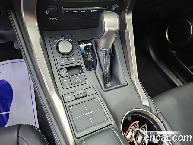 Lexus NX 2016 2.5 АКПП, миниатюра 8
