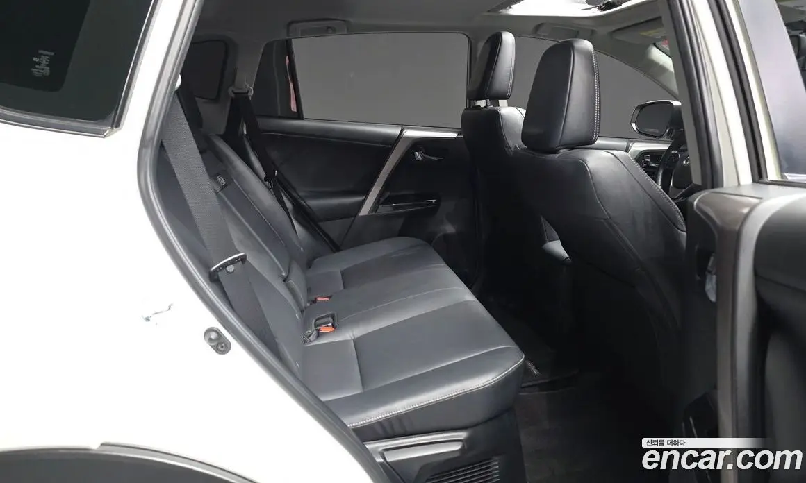 Toyota RAV4 2018 2.5 АКПП, фото 18 Toyota RAV4 2018 2.5 АКПП, фото 18