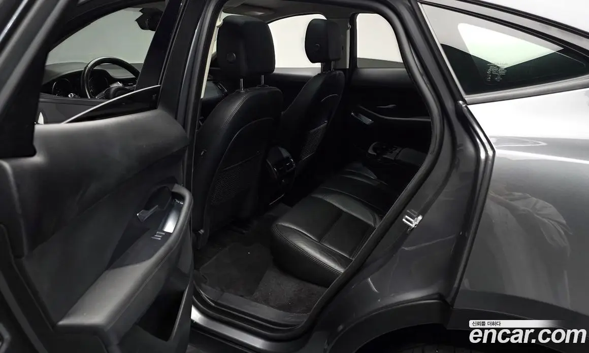 Jaguar E-Pace 2019 2.0 АКПП, фото 15 Jaguar E-Pace 2019 2.0 АКПП, фото 15