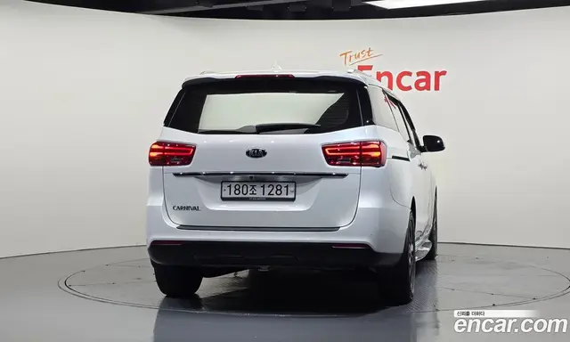 Kia Carnival 2018 2.2 АКПП, миниатюра 4 Kia Carnival 2018 2.2 АКПП, миниатюра 4