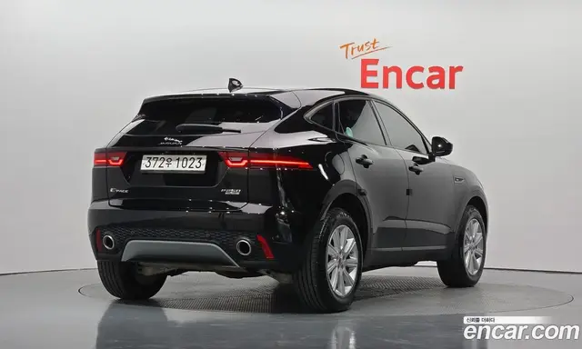 Jaguar E-Pace 2018 2.0 АКПП, миниатюра 2 Jaguar E-Pace 2018 2.0 АКПП, миниатюра 2