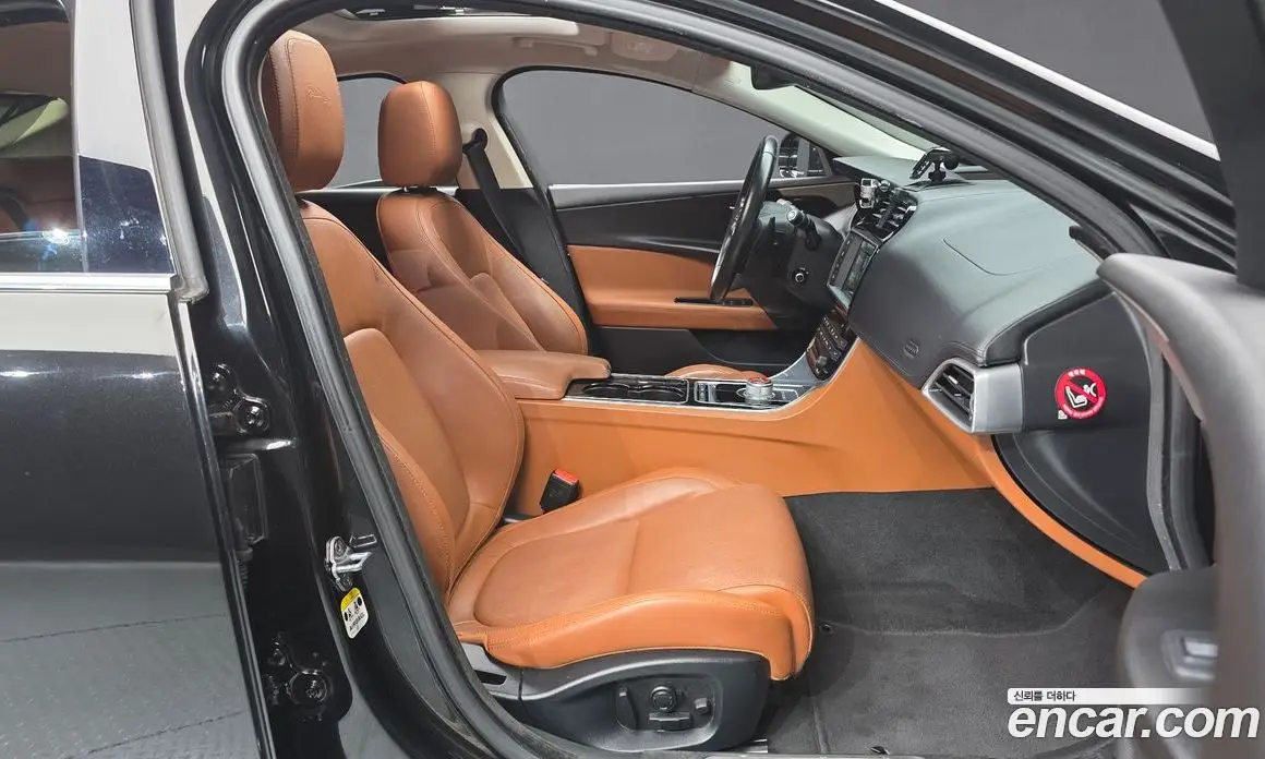 Jaguar XE 2016 2.0 АКПП, фото 11