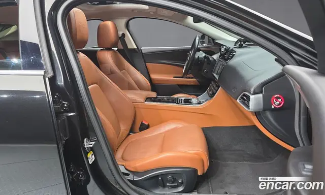 Jaguar XE 2016 2.0 АКПП, миниатюра 11