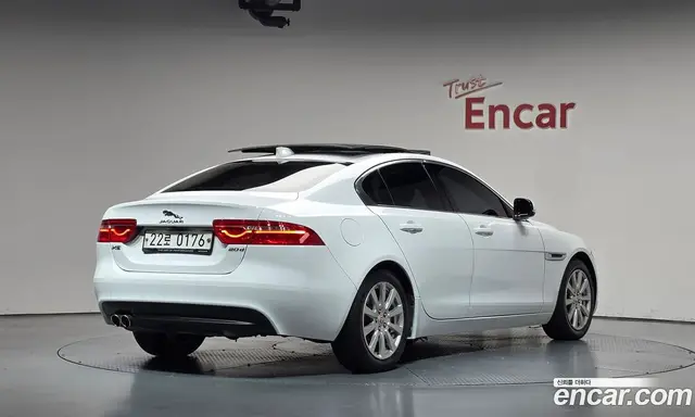 Jaguar XE 2016 2.0 АКПП, миниатюра 2