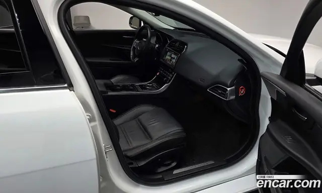 Jaguar XE 2016 2.0 АКПП, миниатюра 11