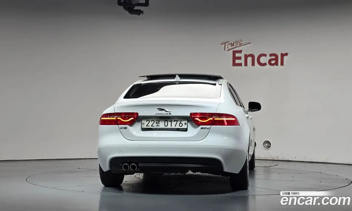 Jaguar XE 2016 2.0 АКПП, фото 4