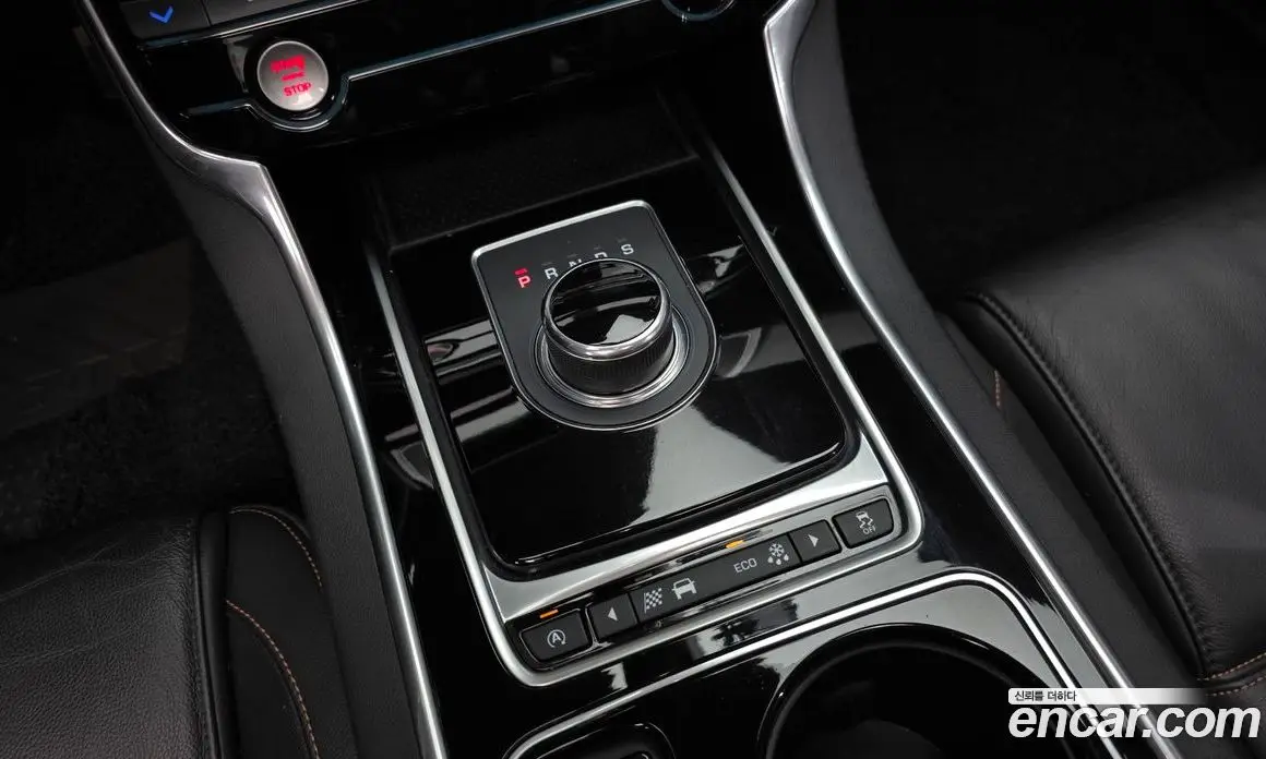 Jaguar XE 2016 2.0 АКПП, фото 9