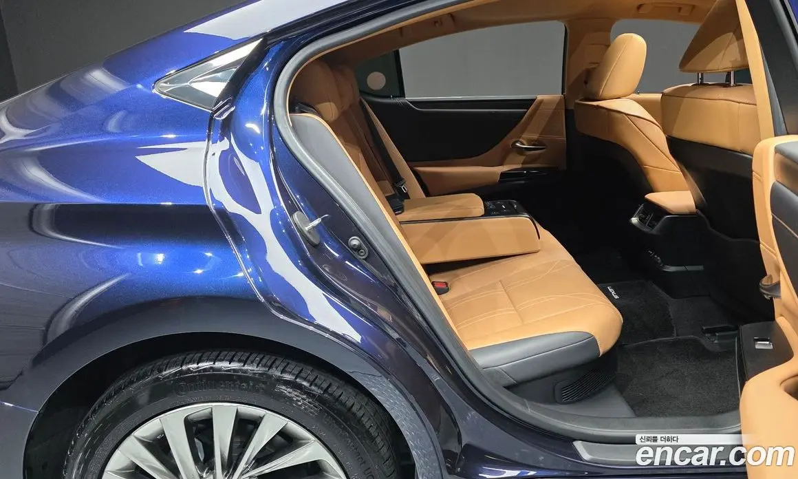 Lexus ES 2022 2.5 АКПП, фото 17
