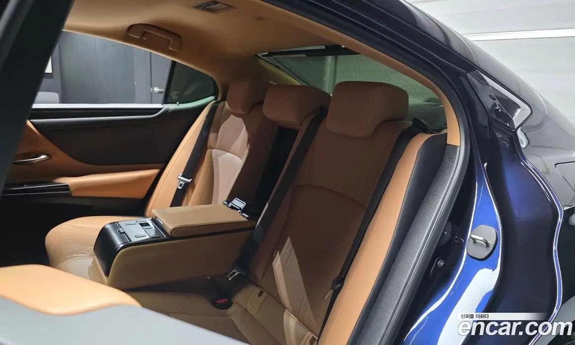 Lexus ES 2022 2.5 АКПП, фото 18