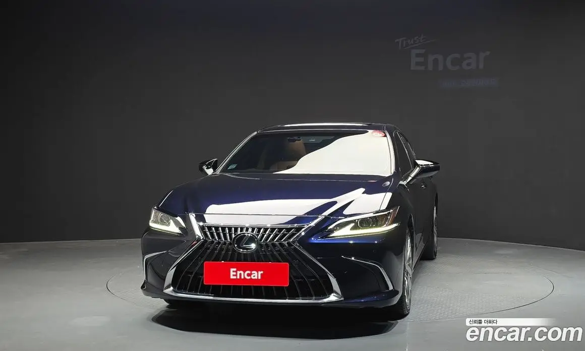 Lexus ES 2022 2.5 АКПП, фото 3