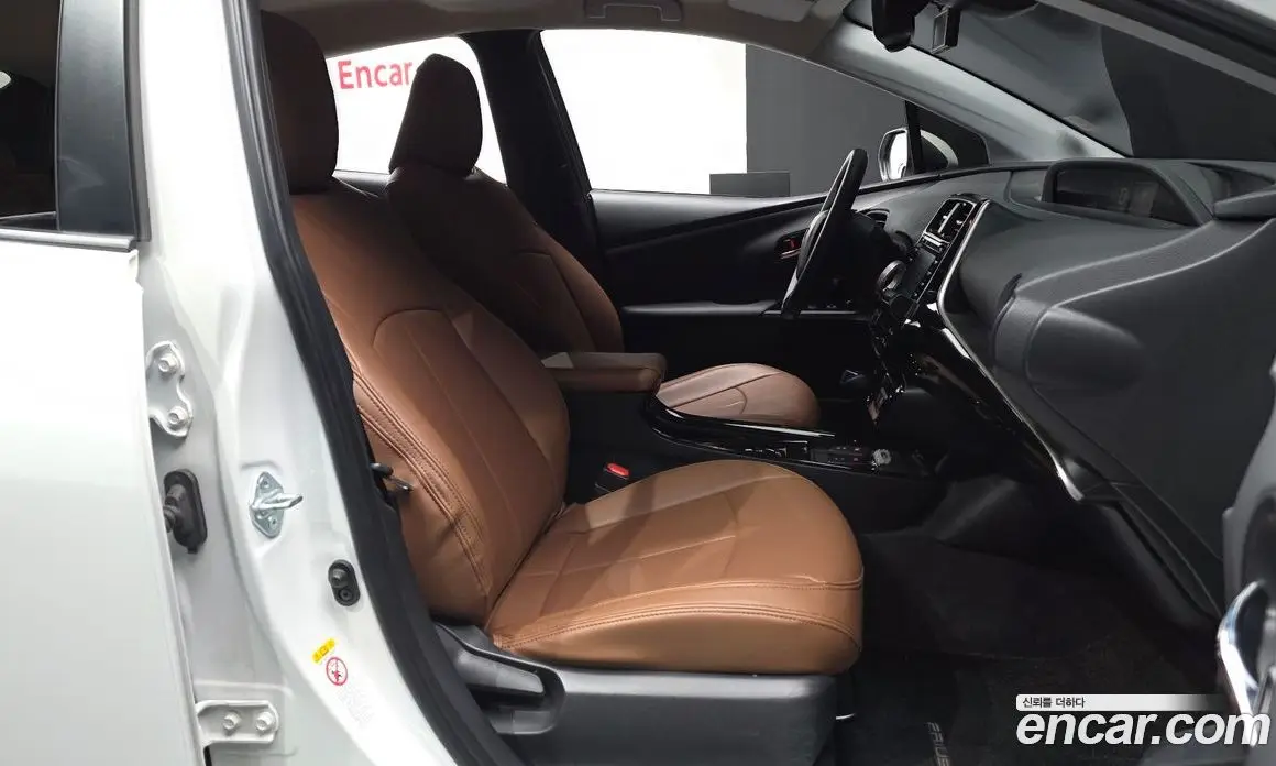 Toyota Prius 2021 1.8 АКПП, фото 11
