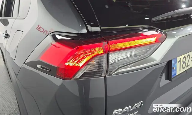 Toyota RAV4 2022 2.5 АКПП, миниатюра 8 Toyota RAV4 2022 2.5 АКПП, миниатюра 8