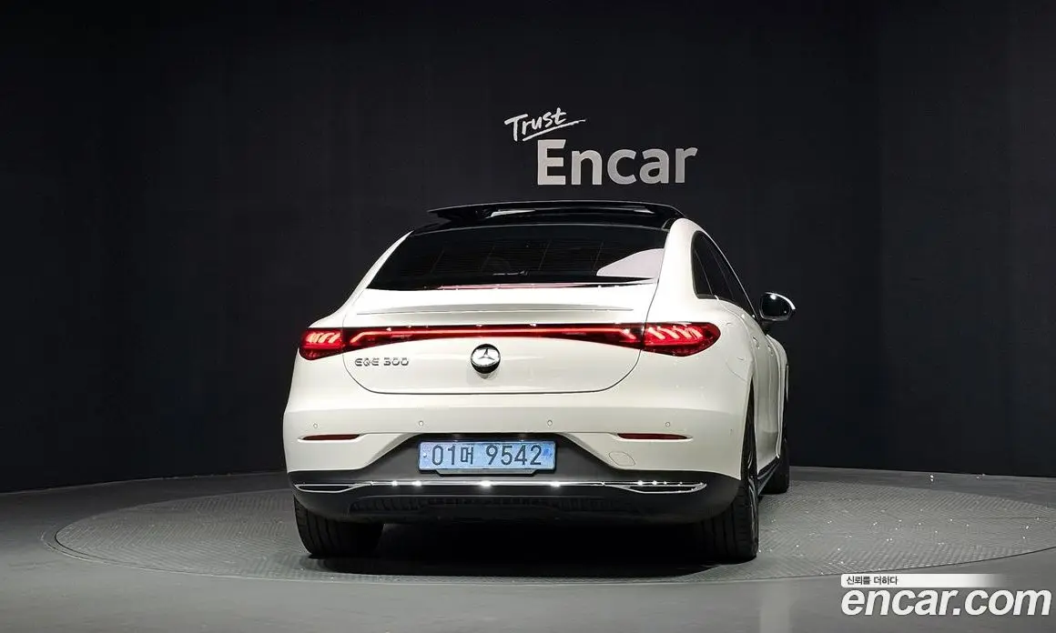 Mercedes-Benz EQE 2023 0.3 АКПП, фото 4