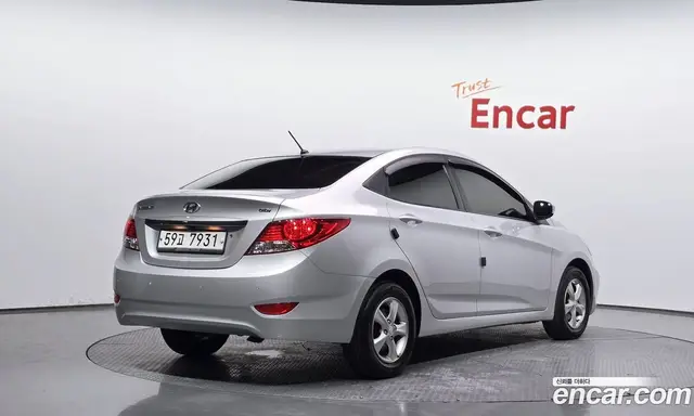 Hyundai Accent 2012 1.6 АКПП, миниатюра 2