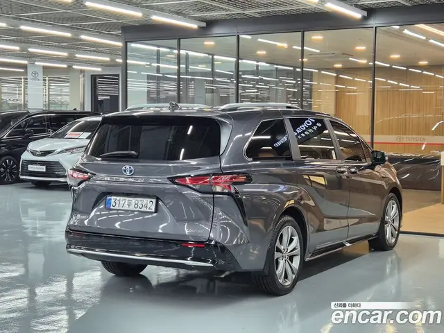 Toyota Sienna 2025 2.5 вариатор, миниатюра 2