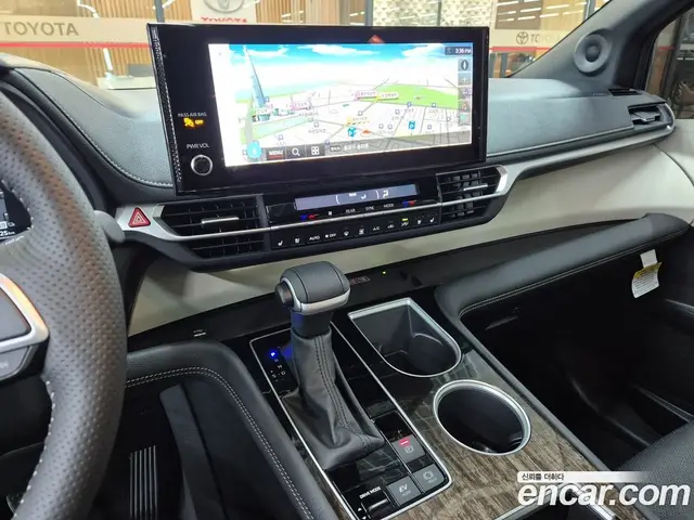 Toyota Sienna 2025 2.5 вариатор, миниатюра 7