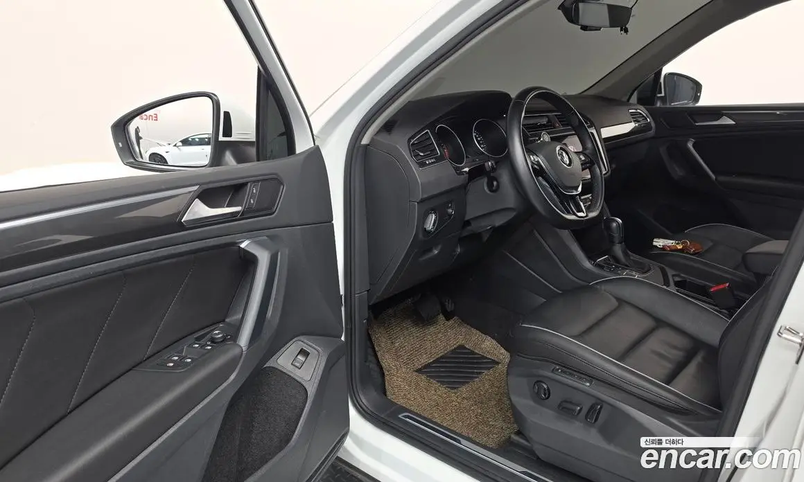 Volkswagen Tiguan 2020 2.0 АКПП, фото 13