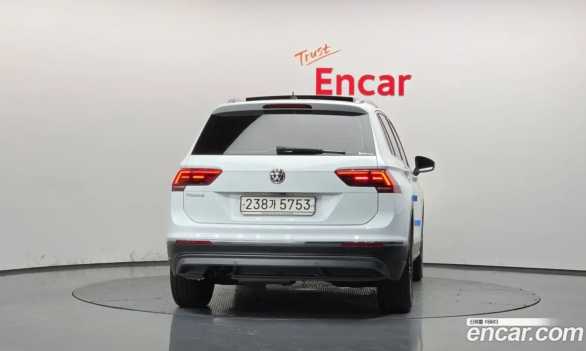 Volkswagen Tiguan 2020 2.0 АКПП, фото 4