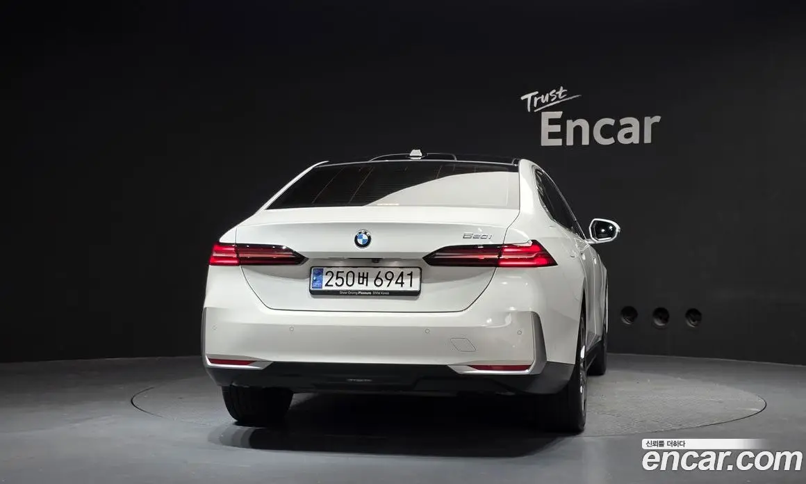 BMW 5 серия 2024 2.0 АКПП, фото 4