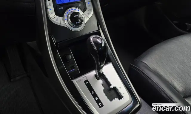 Hyundai Avante 2011 1.6 АКПП, миниатюра 9