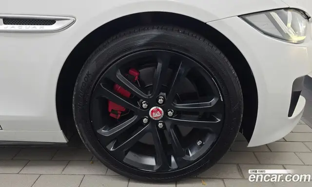Jaguar XE 2016 3.0 АКПП, миниатюра 7 Jaguar XE 2016 3.0 АКПП, миниатюра 7