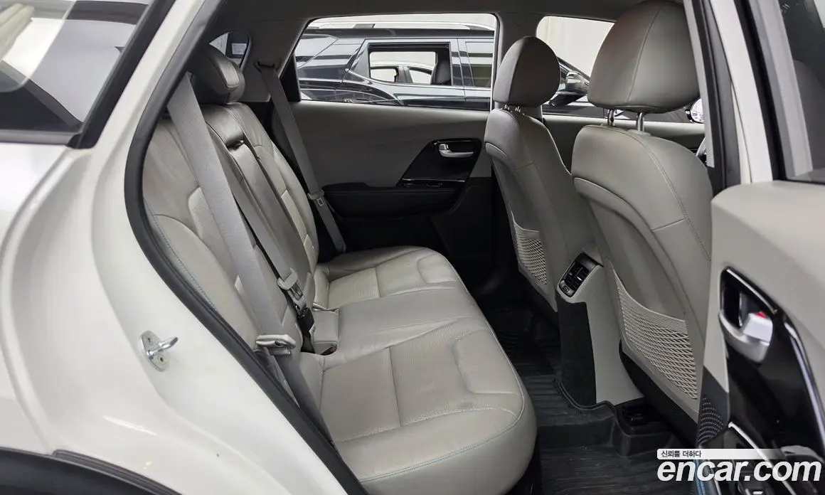 Kia Niro 2016 1.6 АКПП, фото 12