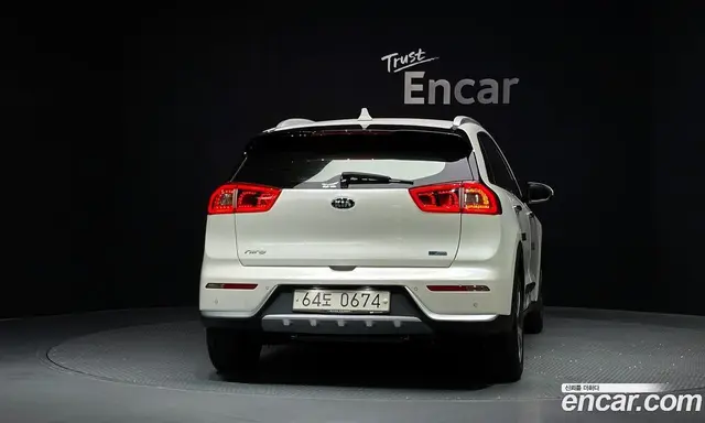 Kia Niro 2016 1.6 АКПП, миниатюра 4