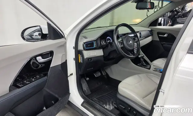 Kia Niro 2016 1.6 АКПП, миниатюра 10