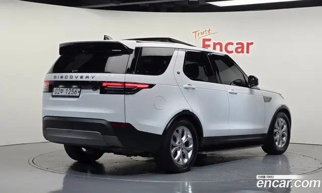 Land Rover Discovery 2018 2.0 АКПП, миниатюра 2 Land Rover Discovery 2018 2.0 АКПП, миниатюра 2