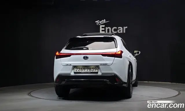 Lexus UX 2021 2.0 АКПП, миниатюра 4 Lexus UX 2021 2.0 АКПП, миниатюра 4