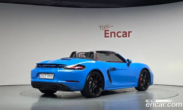 Porsche 718, 2024, 2 853 км