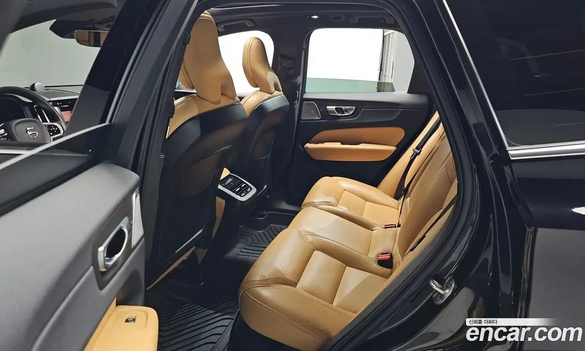 Volvo XC60 2024 2.0 АКПП, фото 16