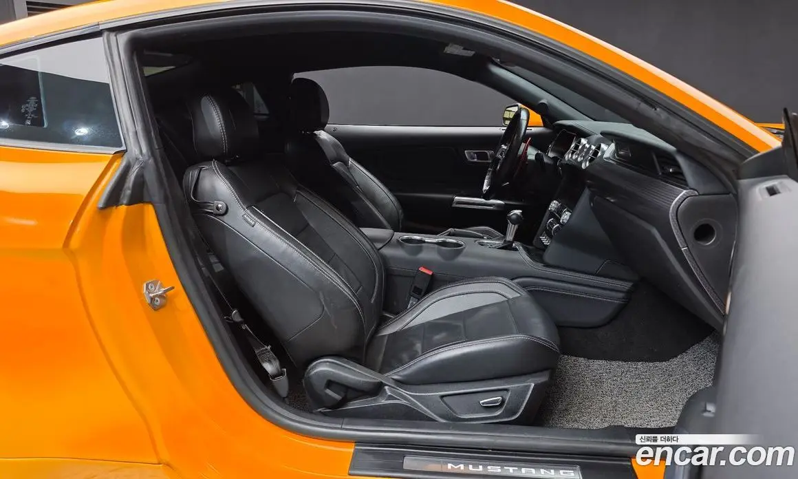 Ford Mustang 2019 2.3 АКПП, фото 11