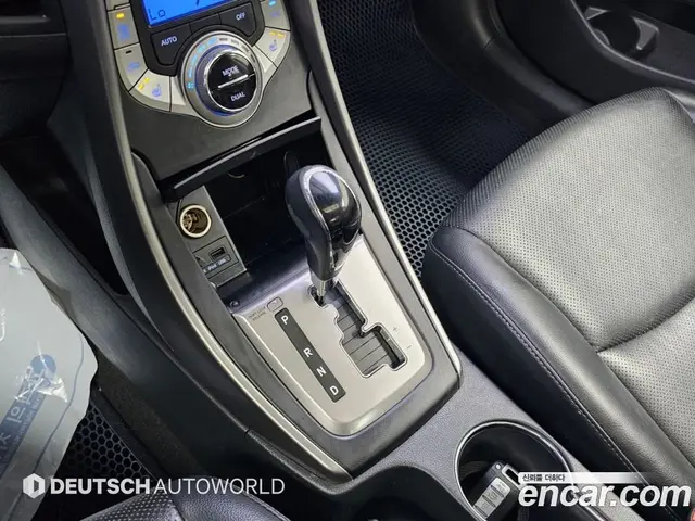 Hyundai Avante 2013 1.6 АКПП, миниатюра 9
