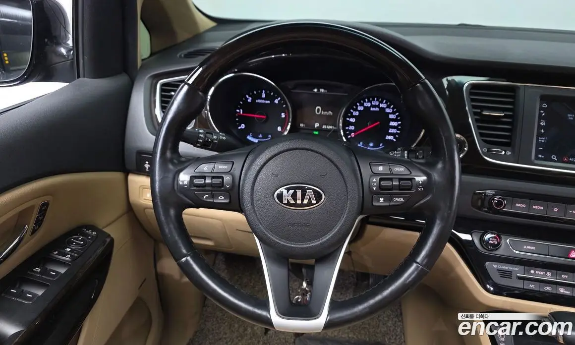 Kia Carnival 2018 2.2 АКПП, фото 20