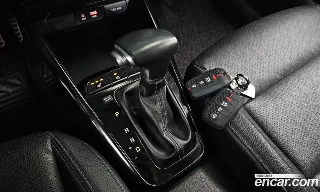Kia Stonic 2018 1.4 АКПП, миниатюра 11