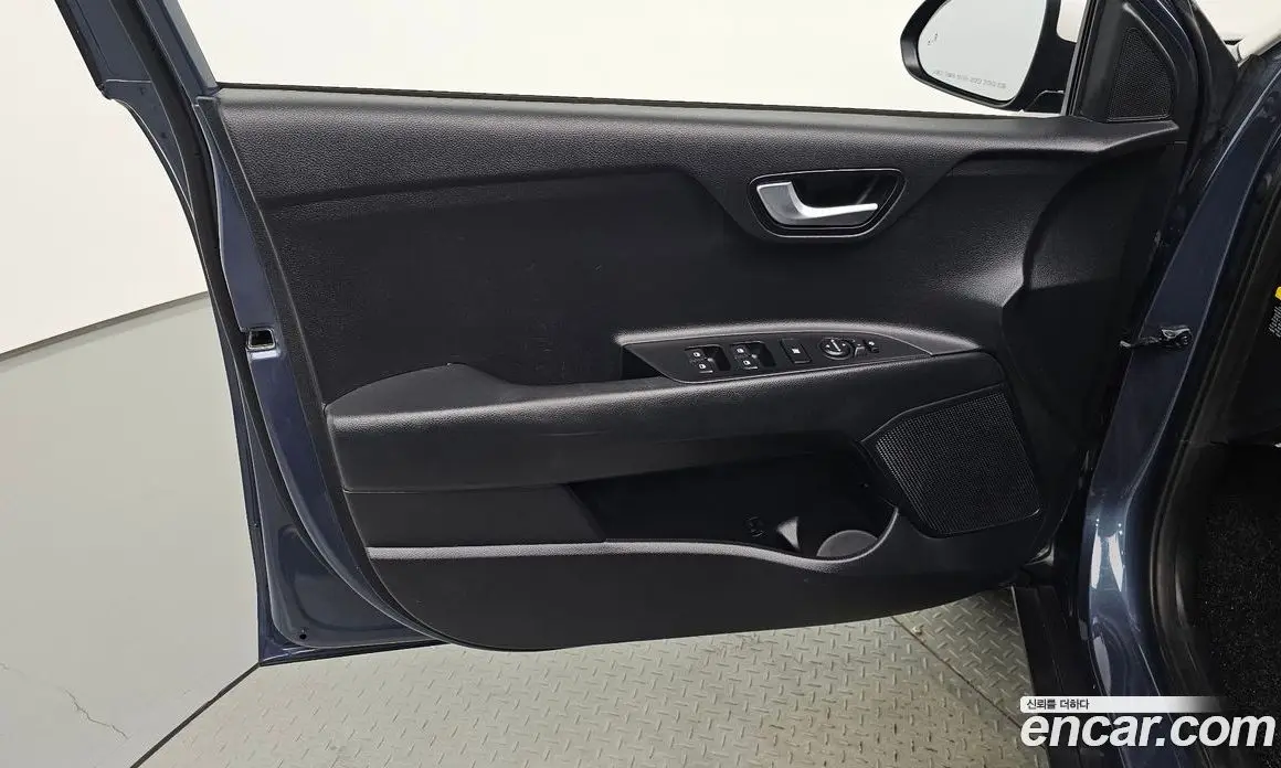 Kia Stonic 2018 1.4 АКПП, фото 13
