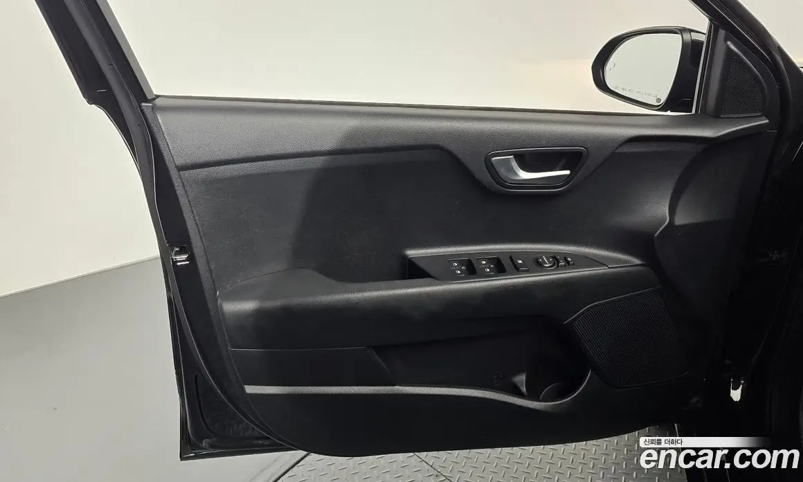 Kia Stonic 2019 1.0 АКПП, фото 14