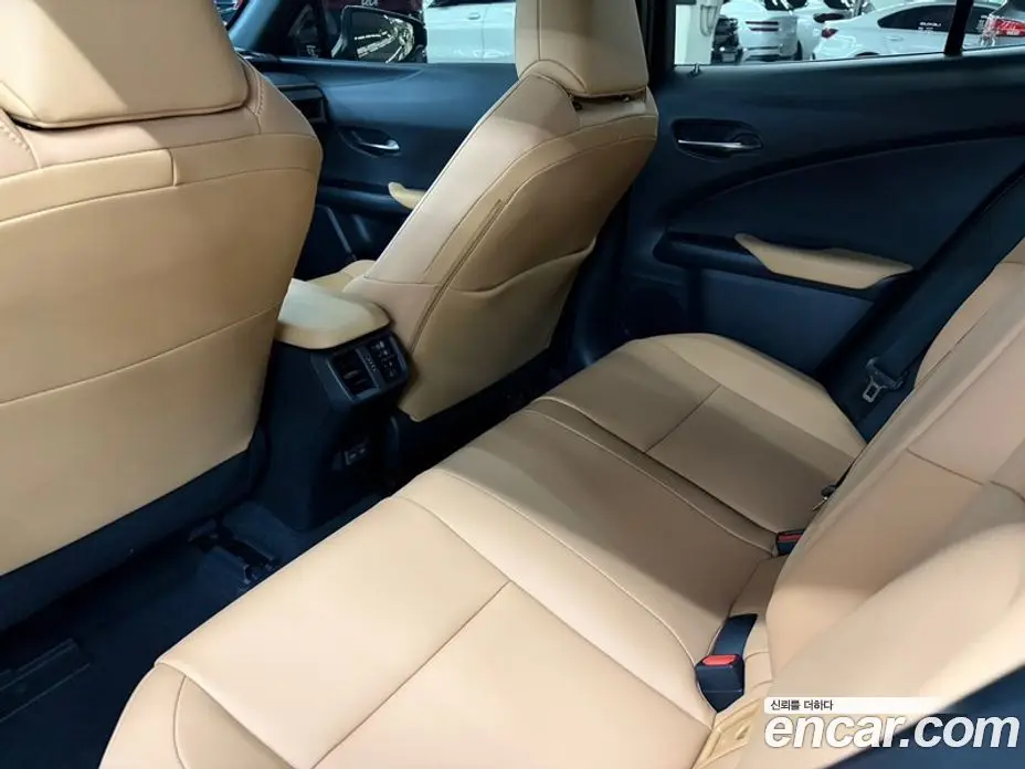 Lexus UX 2026 2.0 вариатор, фото 13 Lexus UX 2026 2.0 вариатор, фото 13