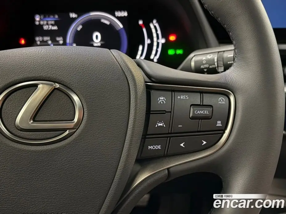 Lexus UX 2026 2.0 вариатор, фото 7 Lexus UX 2026 2.0 вариатор, фото 7