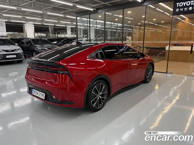 Toyota Prius 2025 2.0 вариатор, миниатюра 2