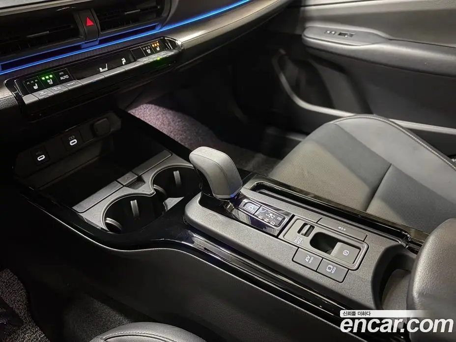 Toyota Prius 2025 2.0 вариатор, фото 13