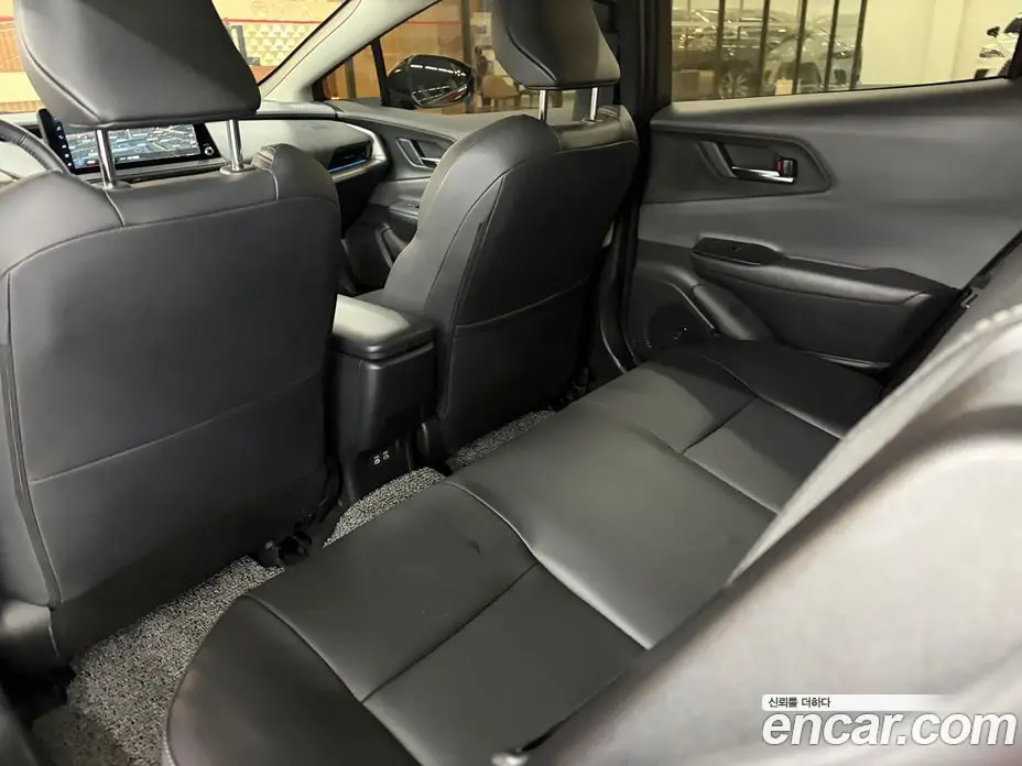 Toyota Prius 2025 2.0 вариатор, фото 15