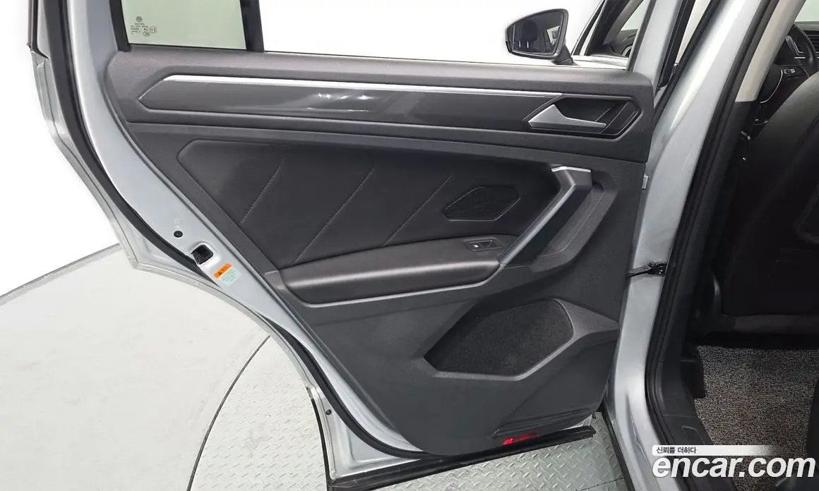 Volkswagen Tiguan 2019 2.0 АКПП, фото 15
