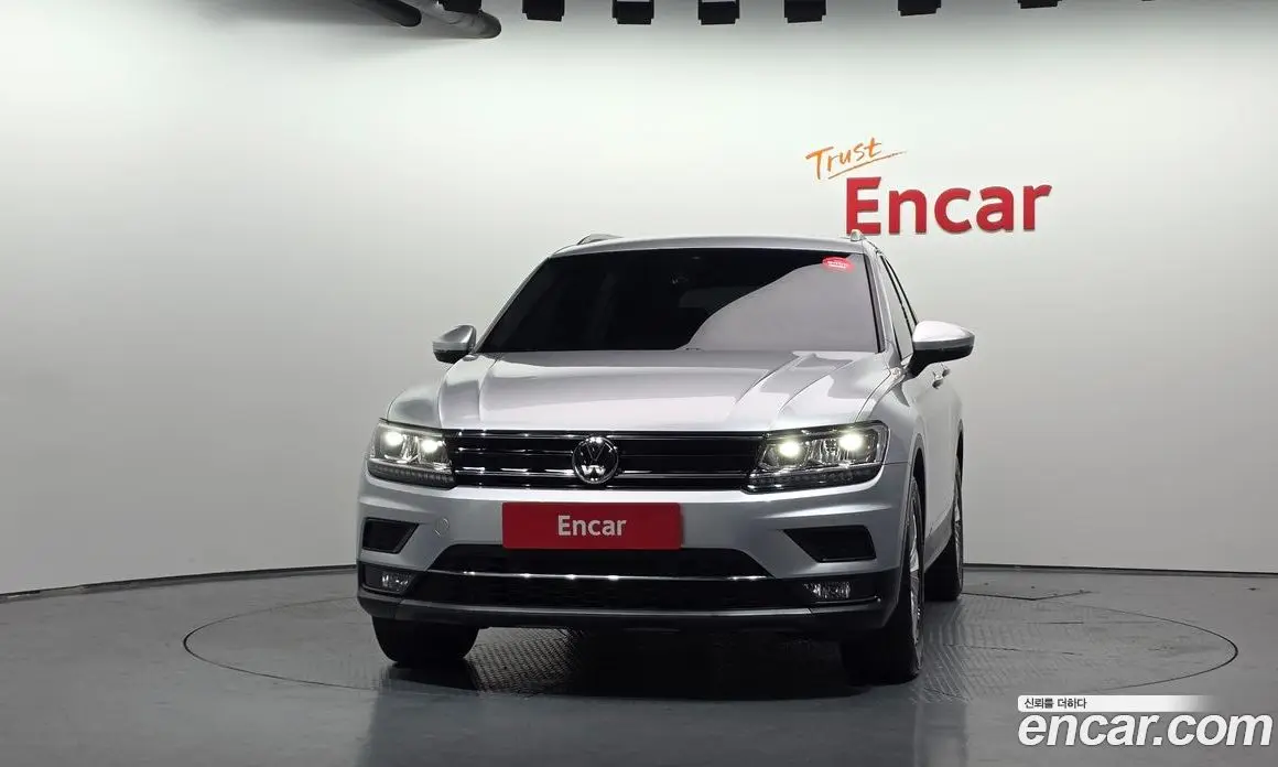 Volkswagen Tiguan 2019 2.0 АКПП, фото 3
