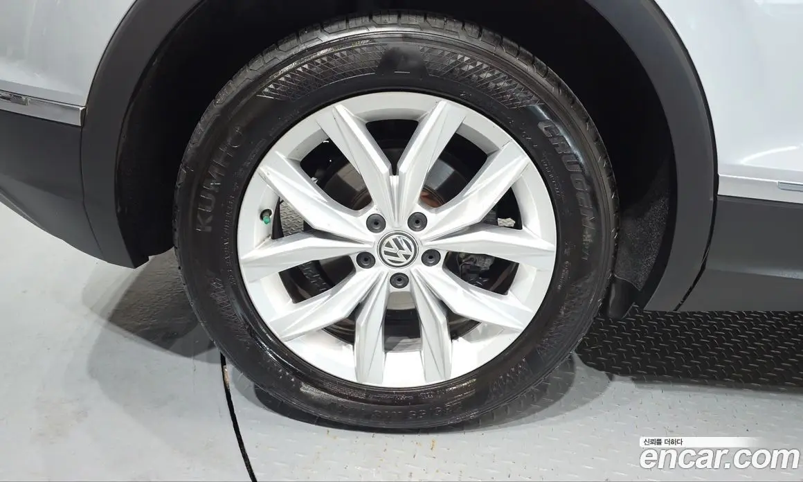 Volkswagen Tiguan 2019 2.0 АКПП, фото 5