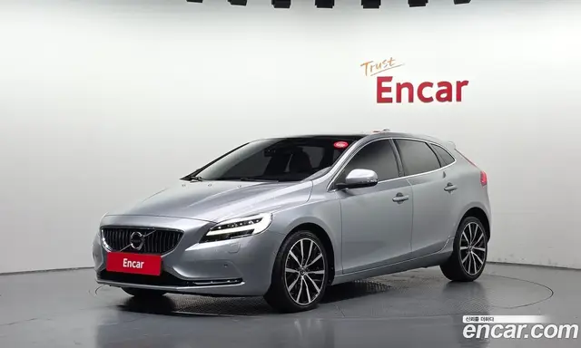 Volvo V40, 2017, 72 229 км